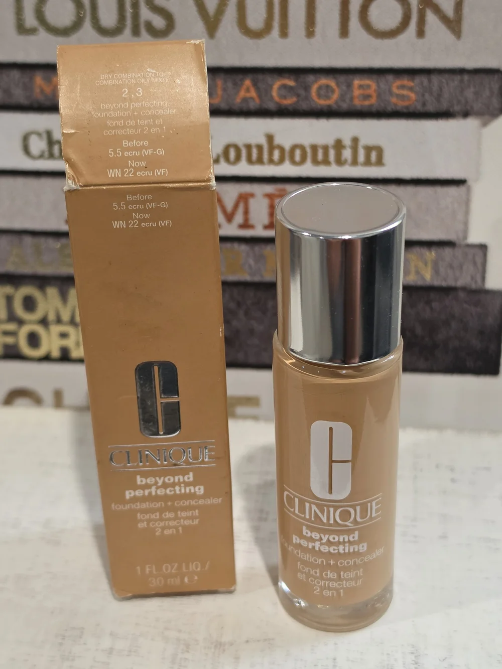 Clinique Beyond Perfecting Foundation + Concealer — WN 22